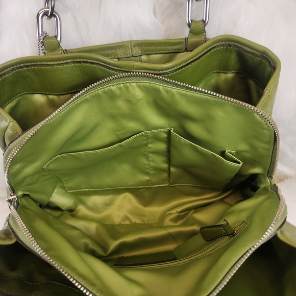 Coach "Chelsea" Green Leather Bag. - Picture 9 of 15